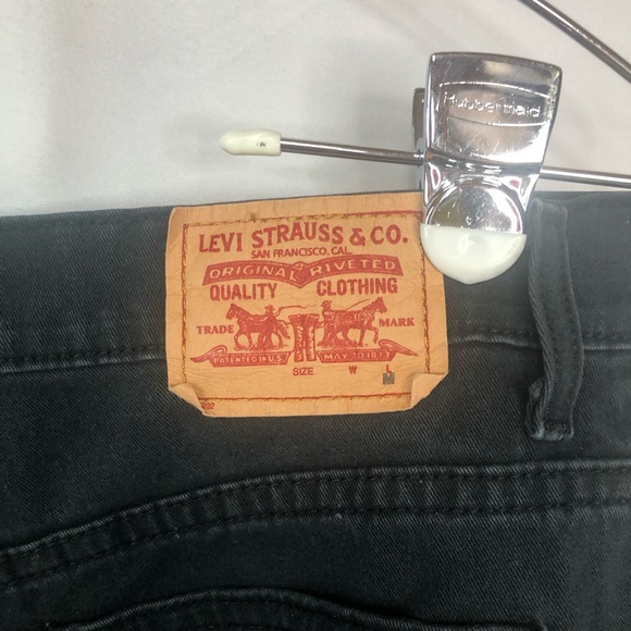 Levi’s Classic Relaxed Bootcut Black Denim Jean - Picture 4 of 9